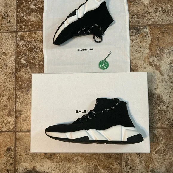 Balenciaga Black and White Sneakers - Picture 8 of 8